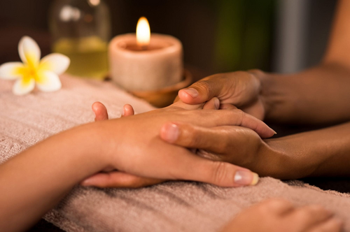 Hastha Abhyanga (Hand Massage)